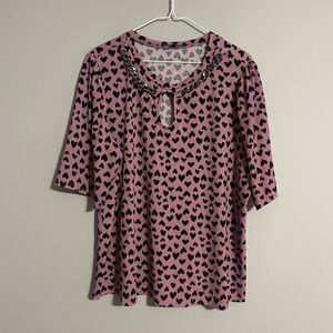 Como Black Mauve Heart Patterned Women's Top With Necklace 2X NWOT